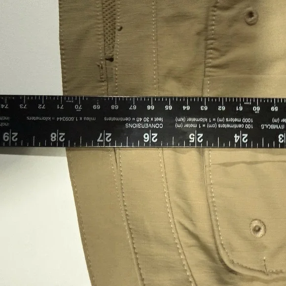 Duluth Trading Co Men's Vest L Work Utility Travel Tan Zip Pockets Canvas DEF002 - Picture 4 of 5